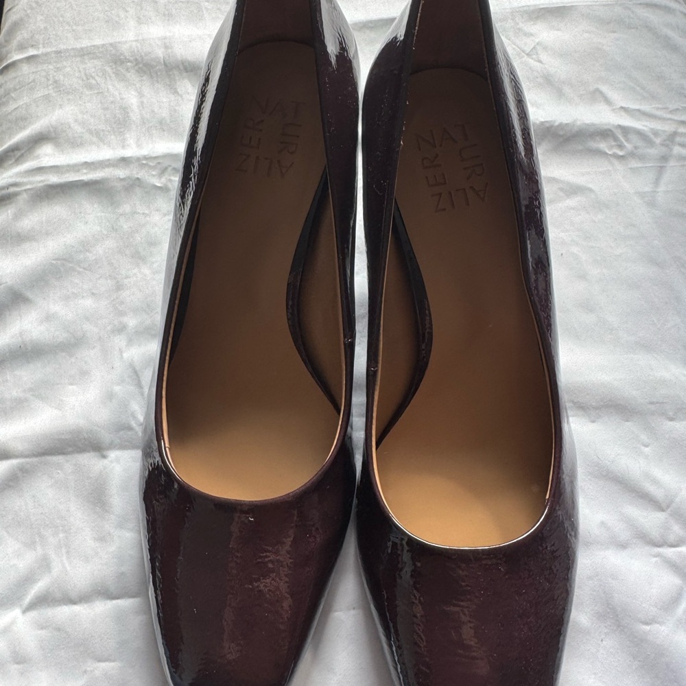 Naturalizer Glossy Burgundy Heels NEW